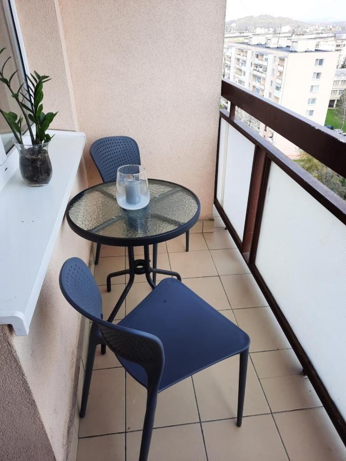 Utulny apartman blizko centra Michalovce Bagian luar foto