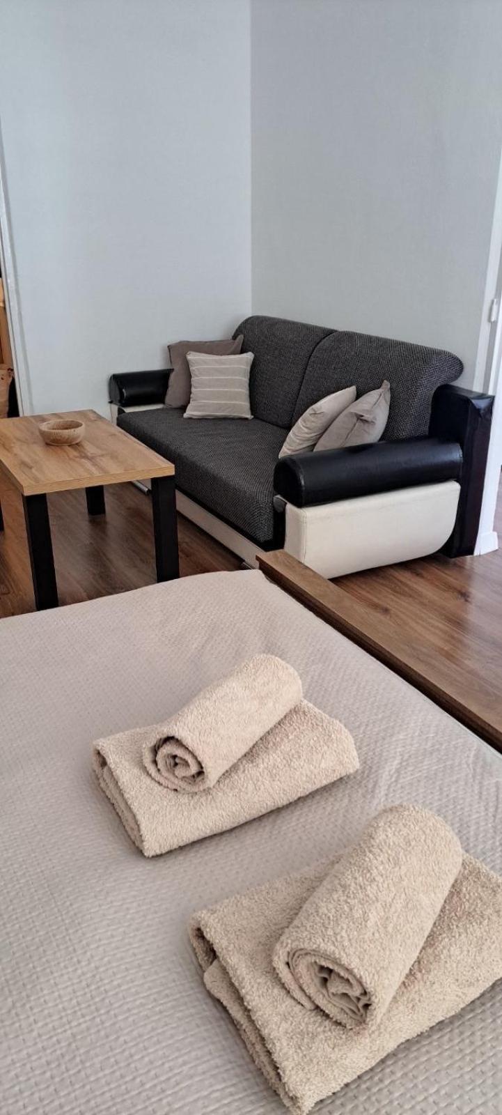 Utulny apartman blizko centra Michalovce Bagian luar foto